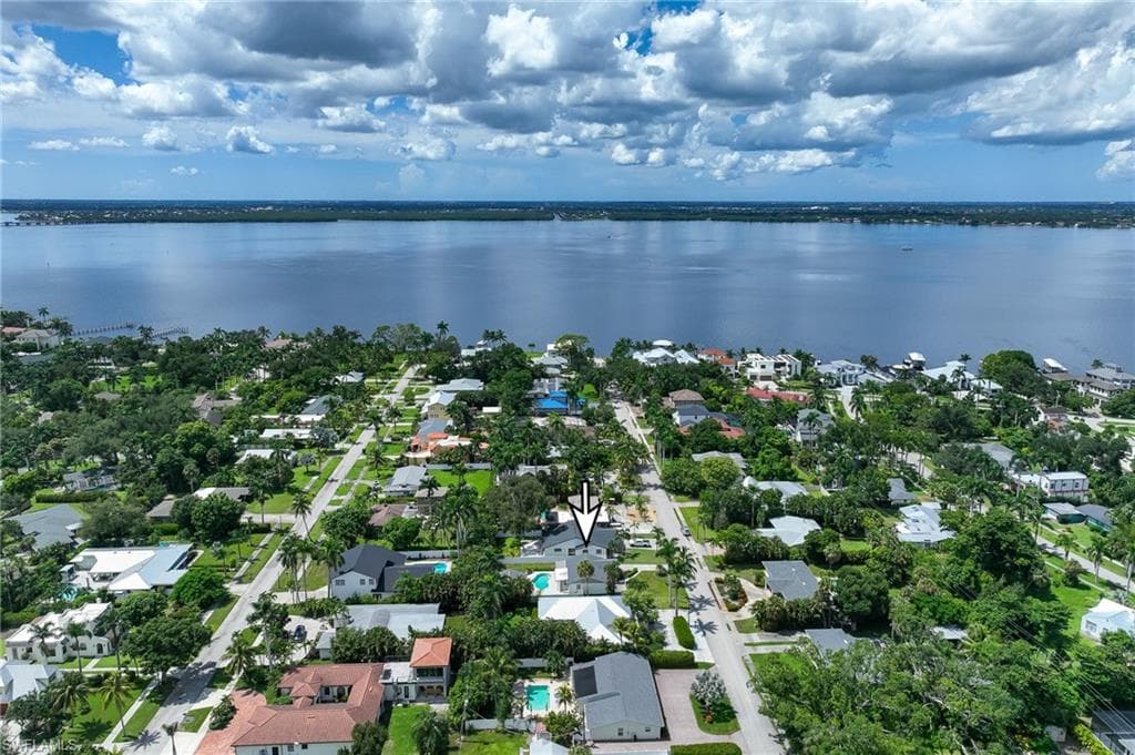 1342 Alhambra DR, FORT MYERS FL 33901-18