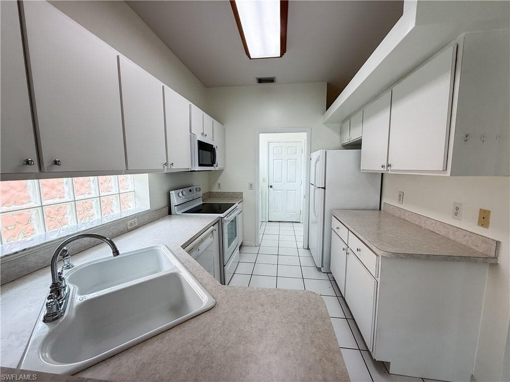 10744 Blue Bimini CIR, ESTERO FL 33928-11