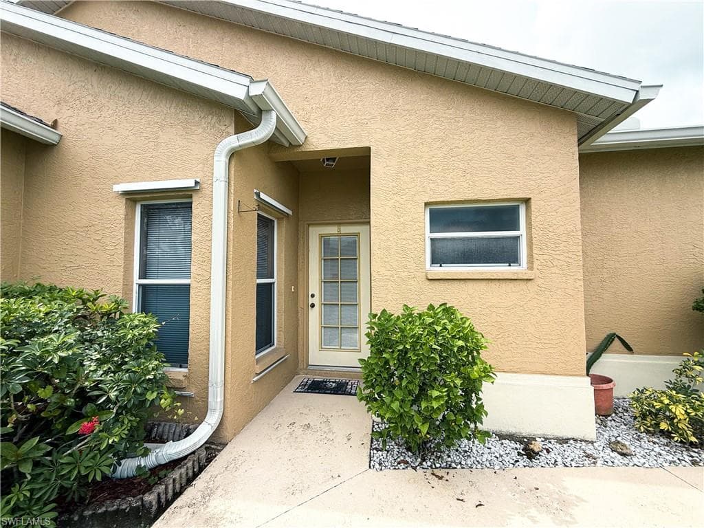 10744 Blue Bimini CIR, ESTERO FL 33928-2