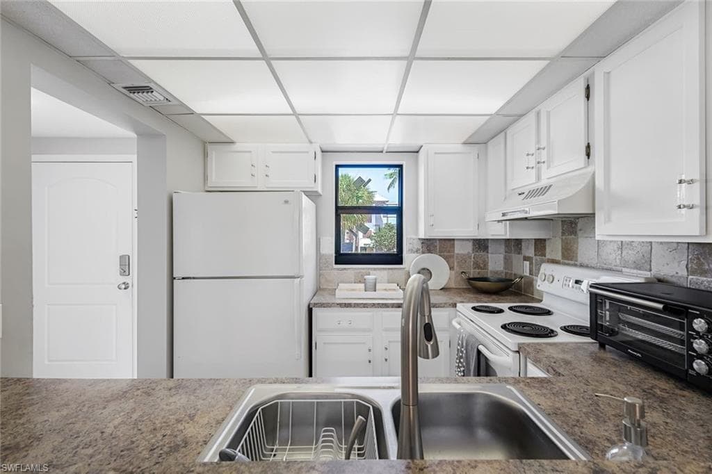 807 RIVER POINT DR # 102D, NAPLES FL 34102-11