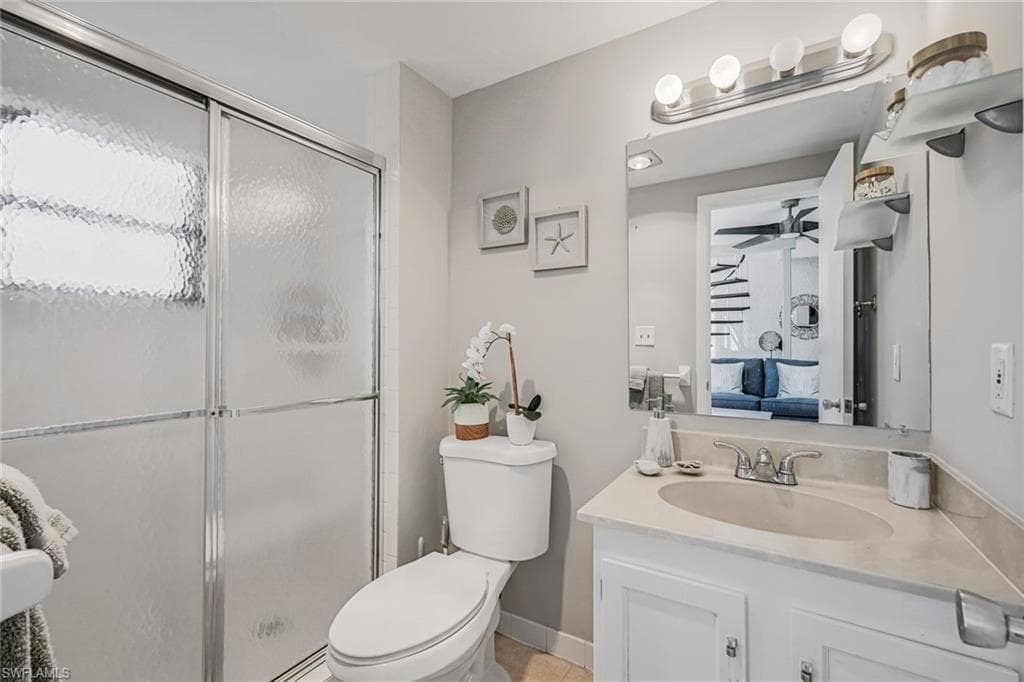 807 RIVER POINT DR # 102D, NAPLES FL 34102-20