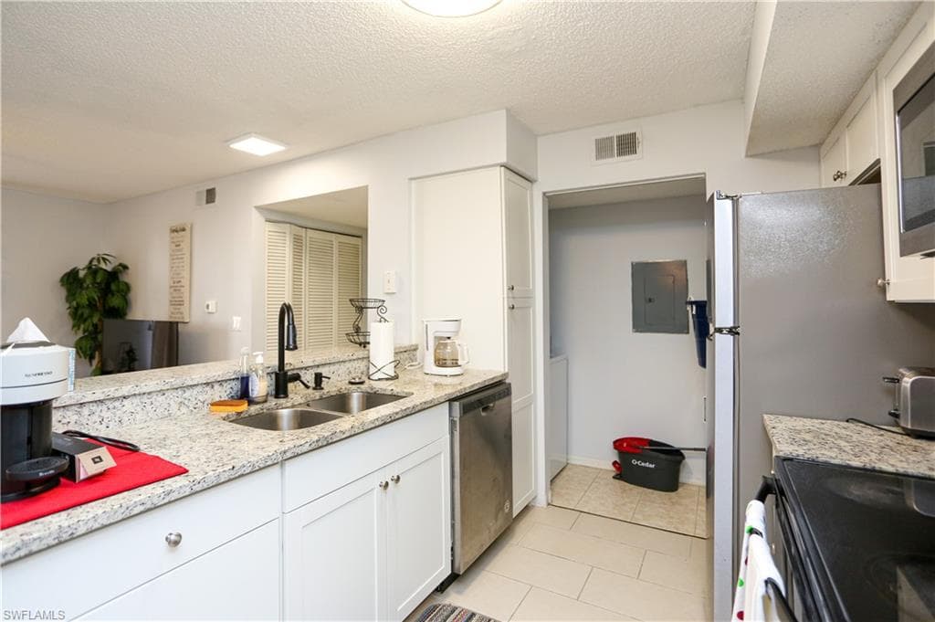 2214 Arbour Walk CIR # 2012, NAPLES FL 34109-6