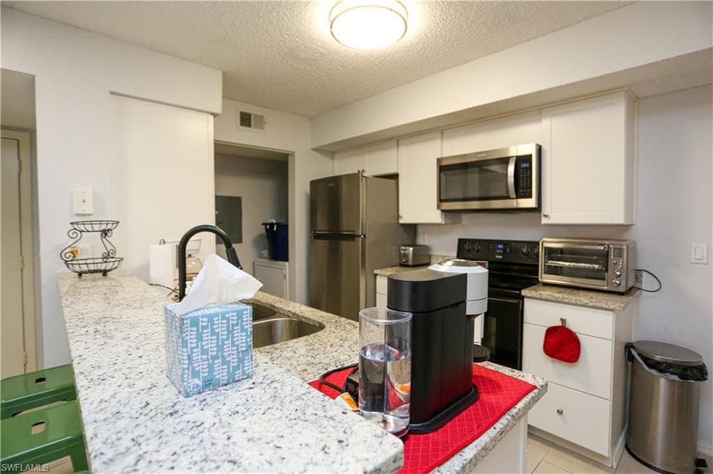 2214 Arbour Walk CIR # 2012, NAPLES FL 34109-4