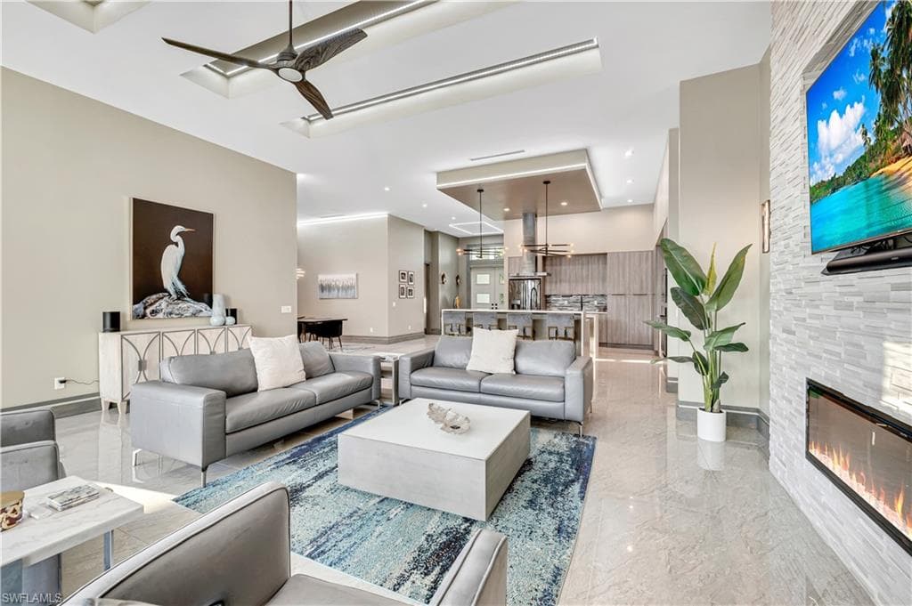 836 Miramar CT, CAPE CORAL FL 33904-12