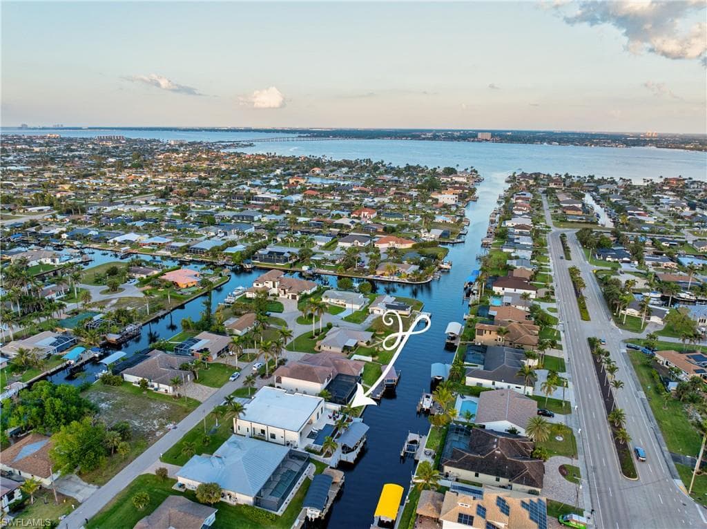 836 Miramar CT, CAPE CORAL FL 33904-4