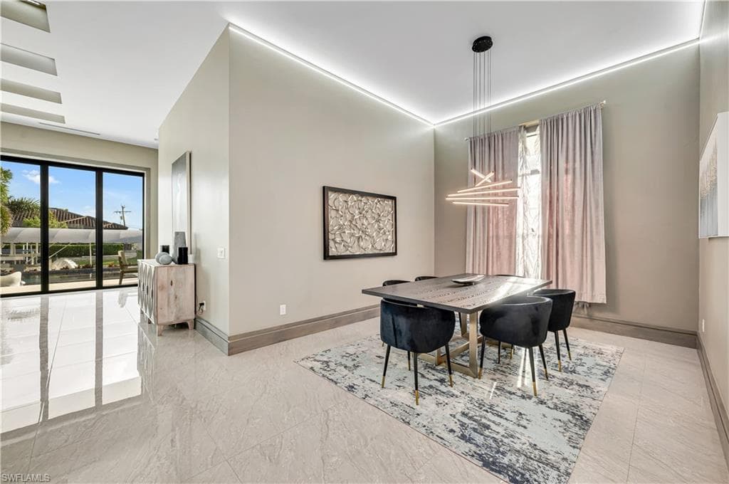 836 Miramar CT, CAPE CORAL FL 33904-17