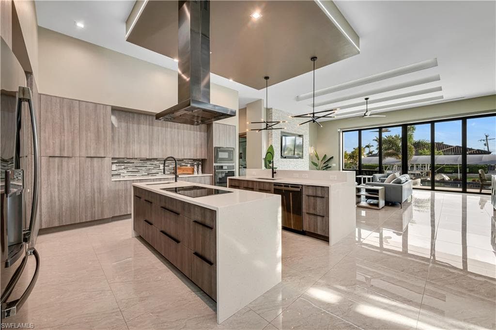 836 Miramar CT, CAPE CORAL FL 33904-14