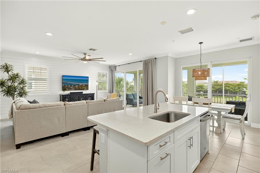 2319 Sawyers Hill RD # 705, NAPLES FL 34120-11