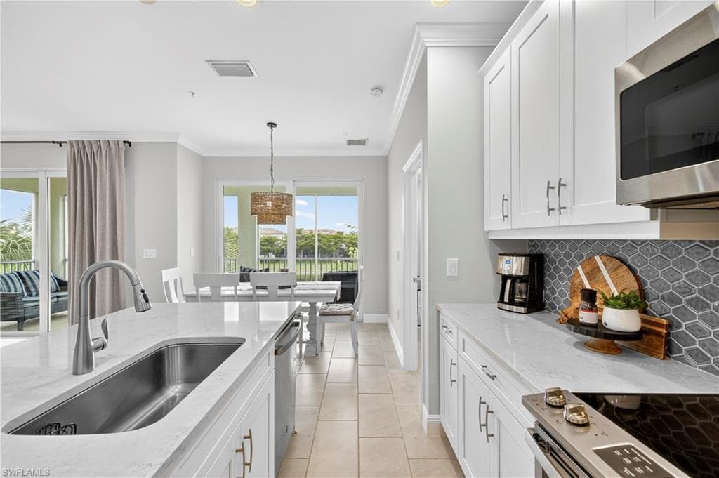 2319 Sawyers Hill RD # 705, NAPLES FL 34120-10