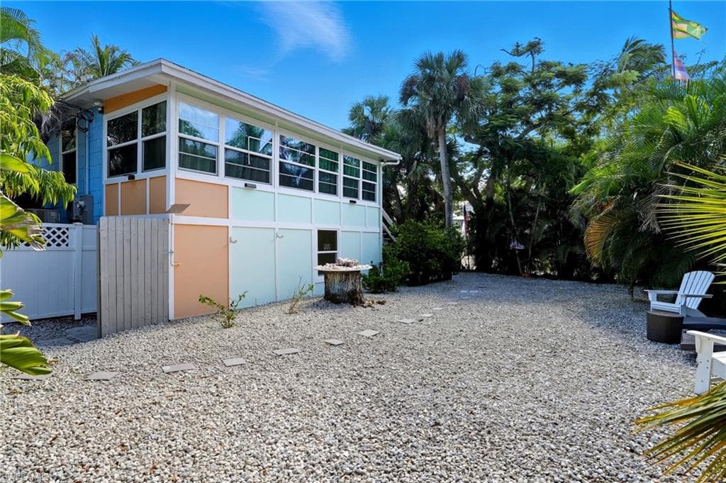 167 Coconut DR-26