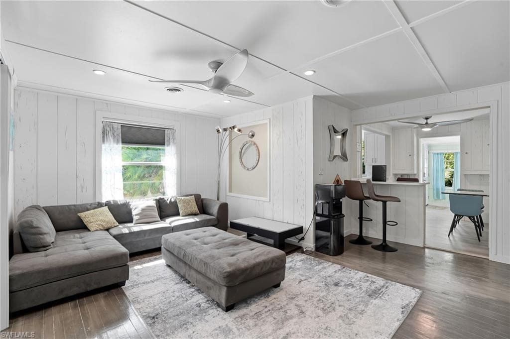 167 Coconut DR-9