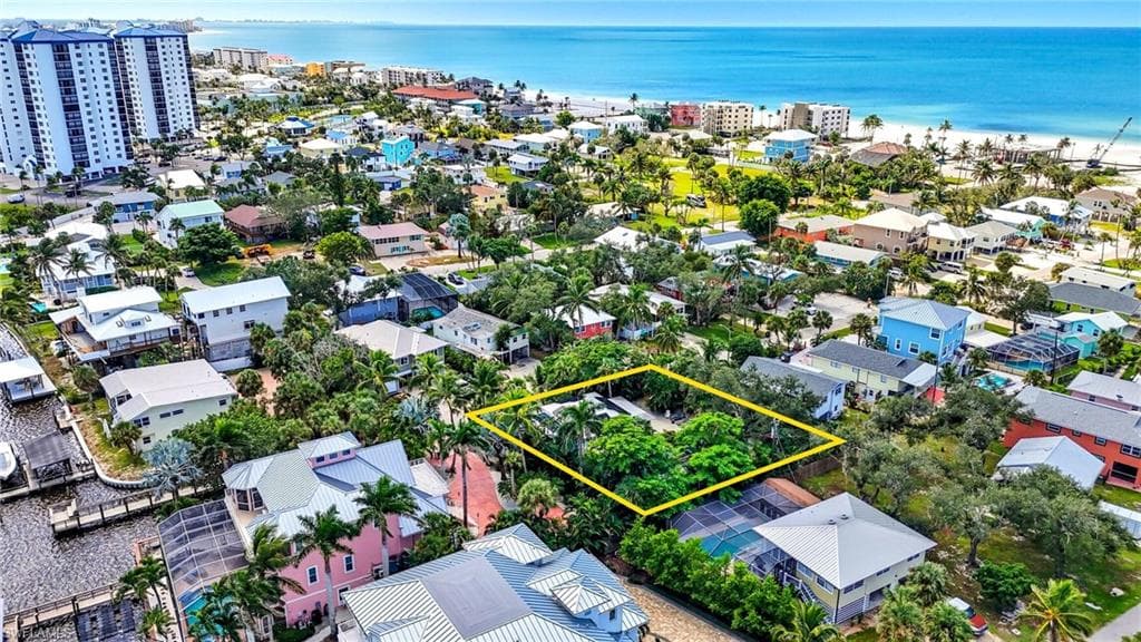 167 Coconut DR-32