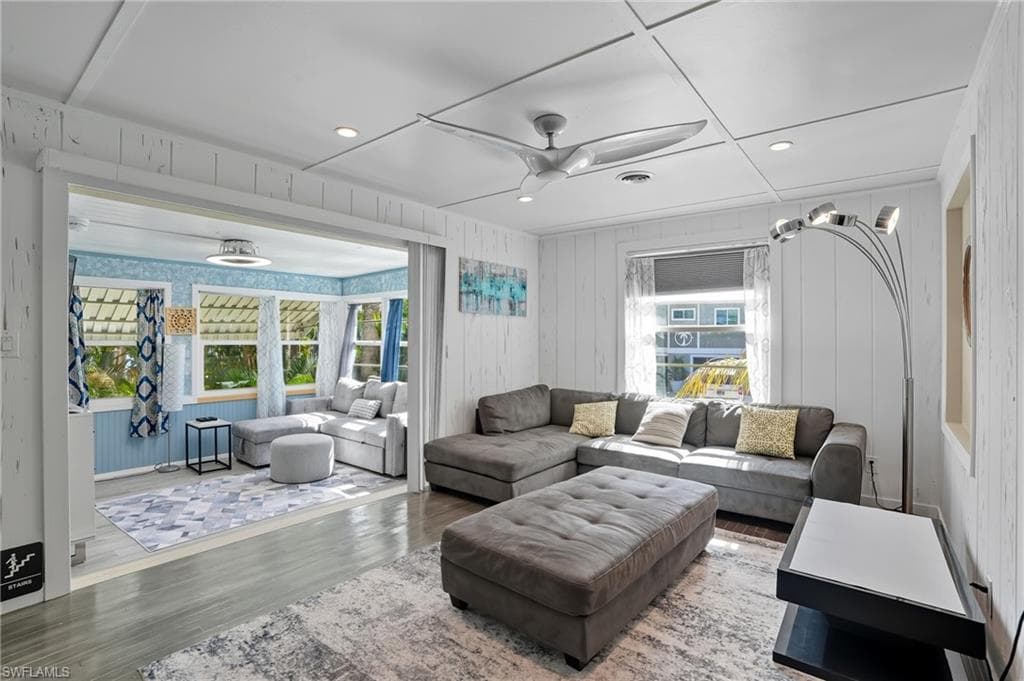 167 Coconut DR-3