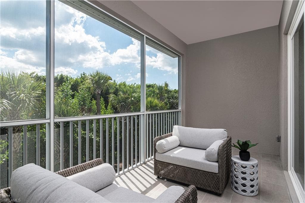 298 Indies DR E 202-4