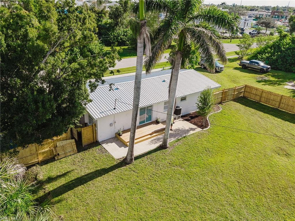 213 W McKenzie ST, PUNTA GORDA FL 33950-42