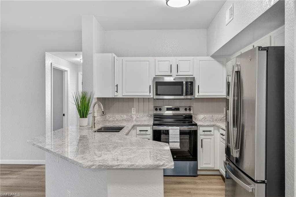 15585 Ocean Walk CIR # 215, FORT MYERS FL 33908-6