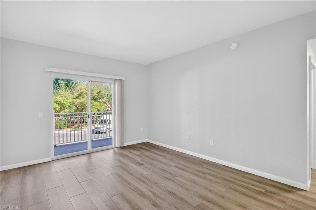 15585 Ocean Walk CIR # 215, FORT MYERS FL 33908-4