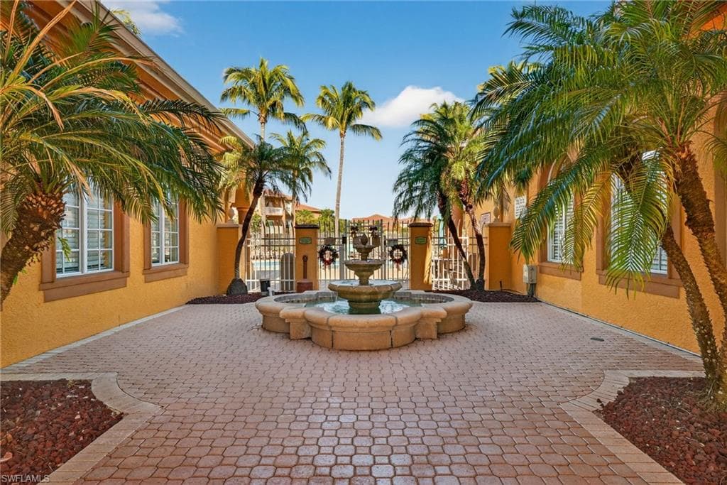 15585 Ocean Walk CIR # 215, FORT MYERS FL 33908-17