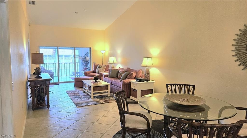 2381 Hidden Lake CT # 8202, NAPLES FL 34112-16