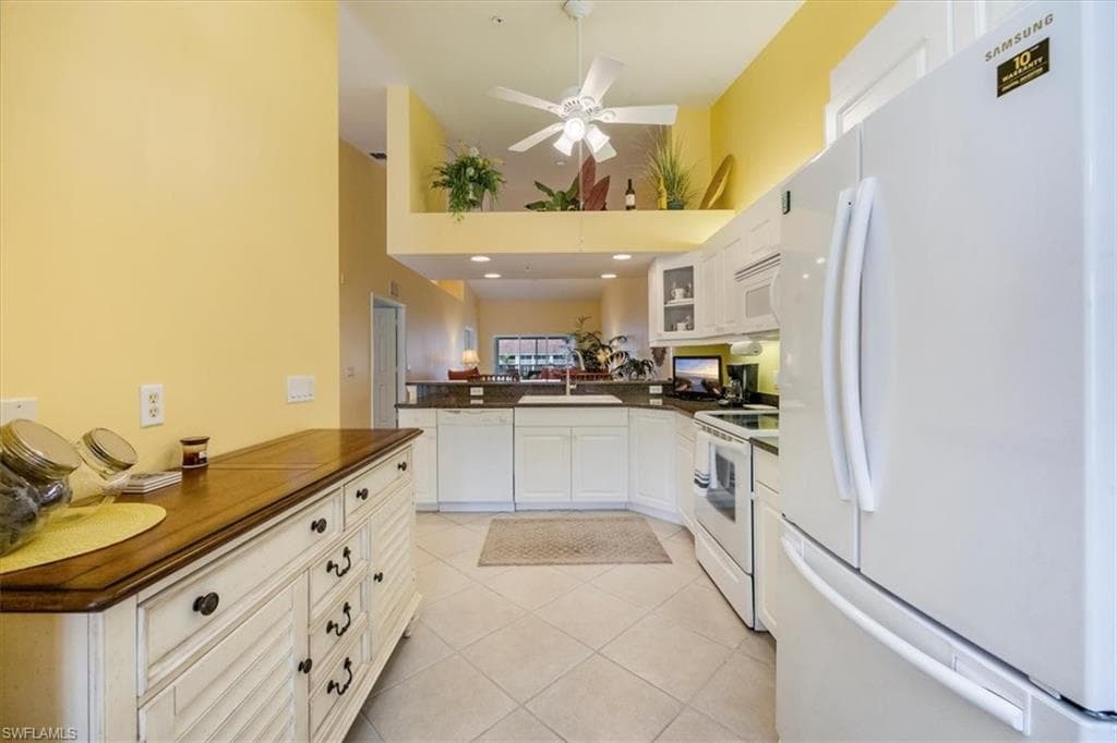 2381 Hidden Lake CT # 8202, NAPLES FL 34112-6