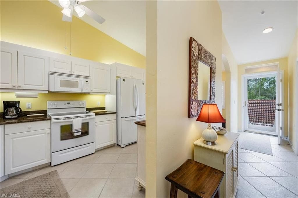 2381 Hidden Lake CT # 8202, NAPLES FL 34112-8