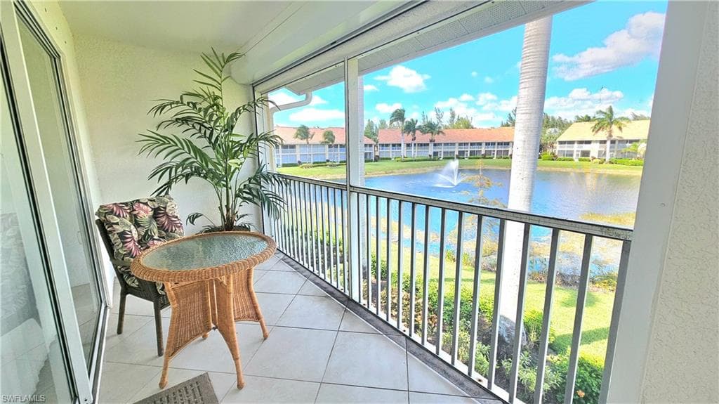 2381 Hidden Lake CT # 8202, NAPLES FL 34112-29