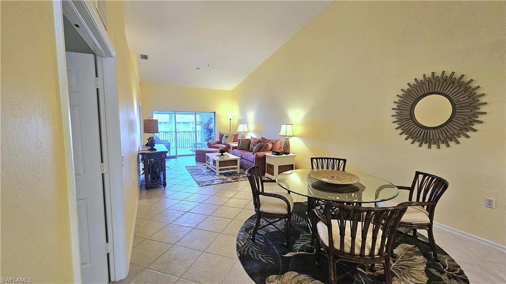2381 Hidden Lake CT # 8202, NAPLES FL 34112-14