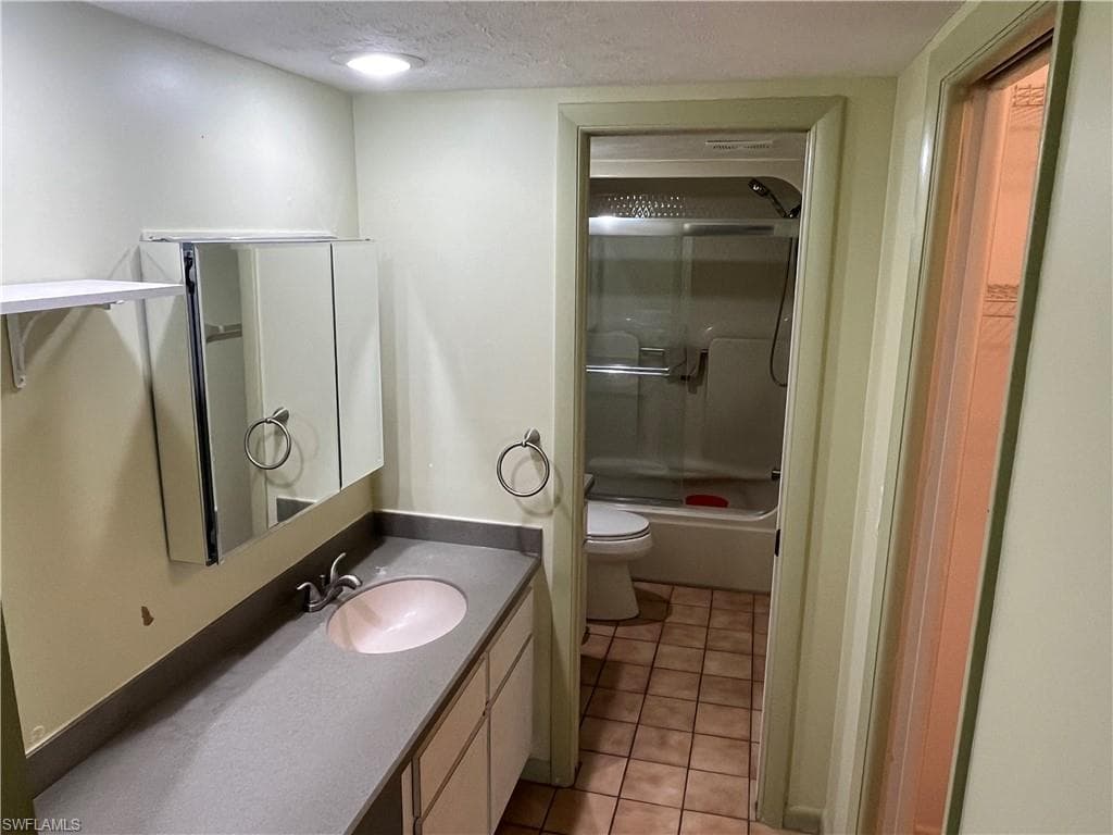 4002 SE 20th PL # 4, CAPE CORAL FL 33904-26