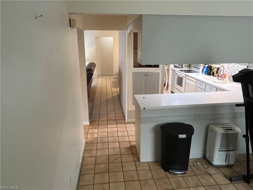 4002 SE 20th PL # 4, CAPE CORAL FL 33904-12