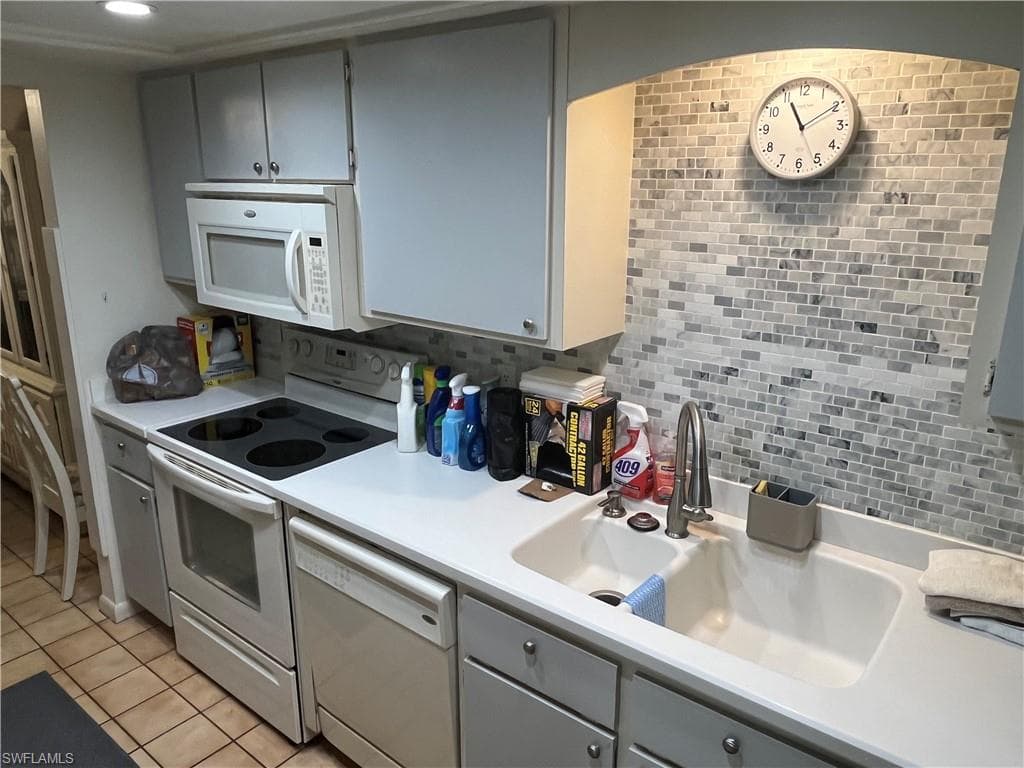 4002 SE 20th PL # 4, CAPE CORAL FL 33904-19
