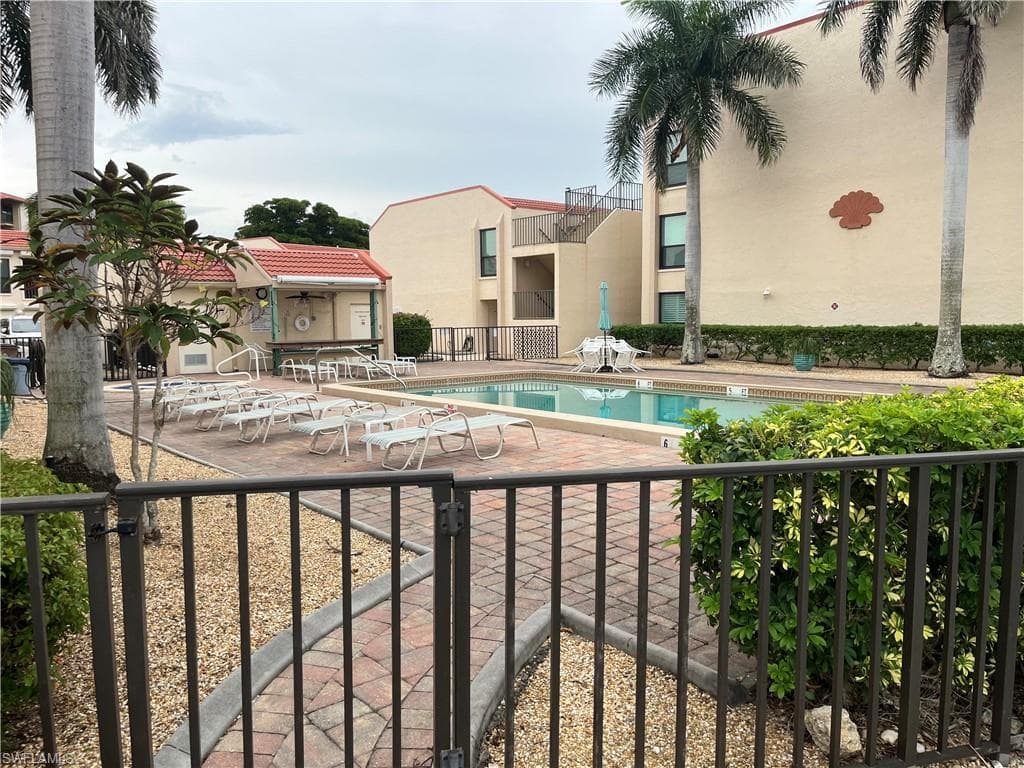 4002 SE 20th PL # 4, CAPE CORAL FL 33904-8