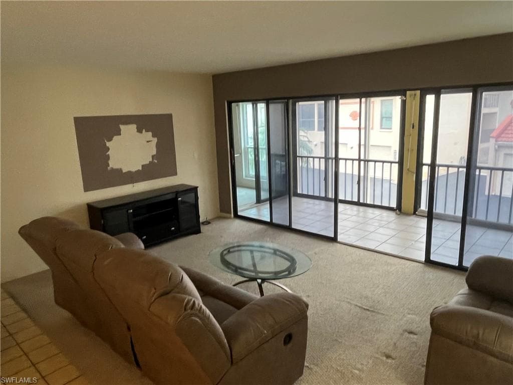 4002 SE 20th PL # 4, CAPE CORAL FL 33904-23