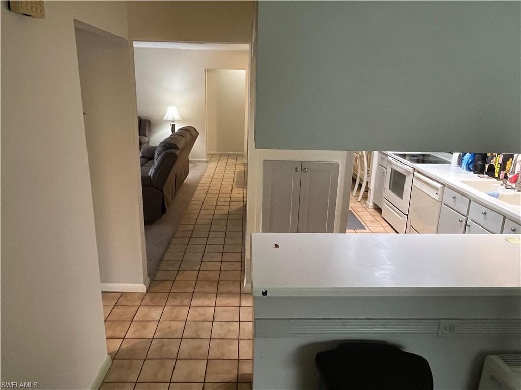 4002 SE 20th PL # 4, CAPE CORAL FL 33904-13