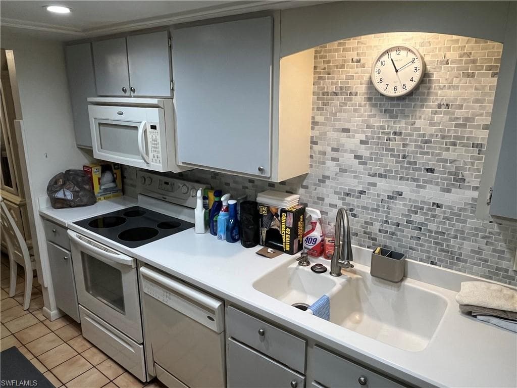 4002 SE 20th PL # 4, CAPE CORAL FL 33904-18