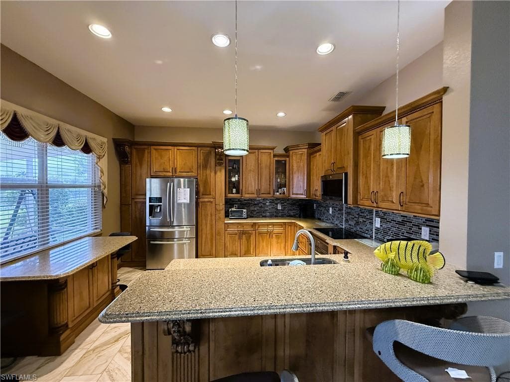 2679 Blue Cypress Lake CT, CAPE CORAL FL 33909-5