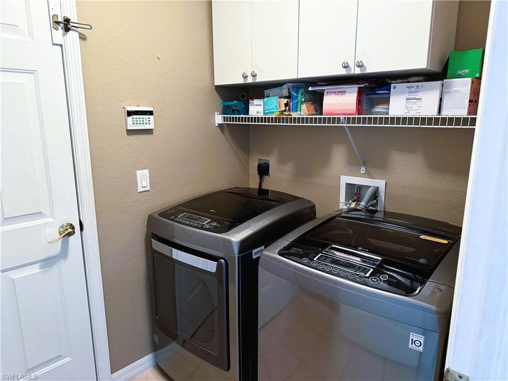 2679 Blue Cypress Lake CT, CAPE CORAL FL 33909-16