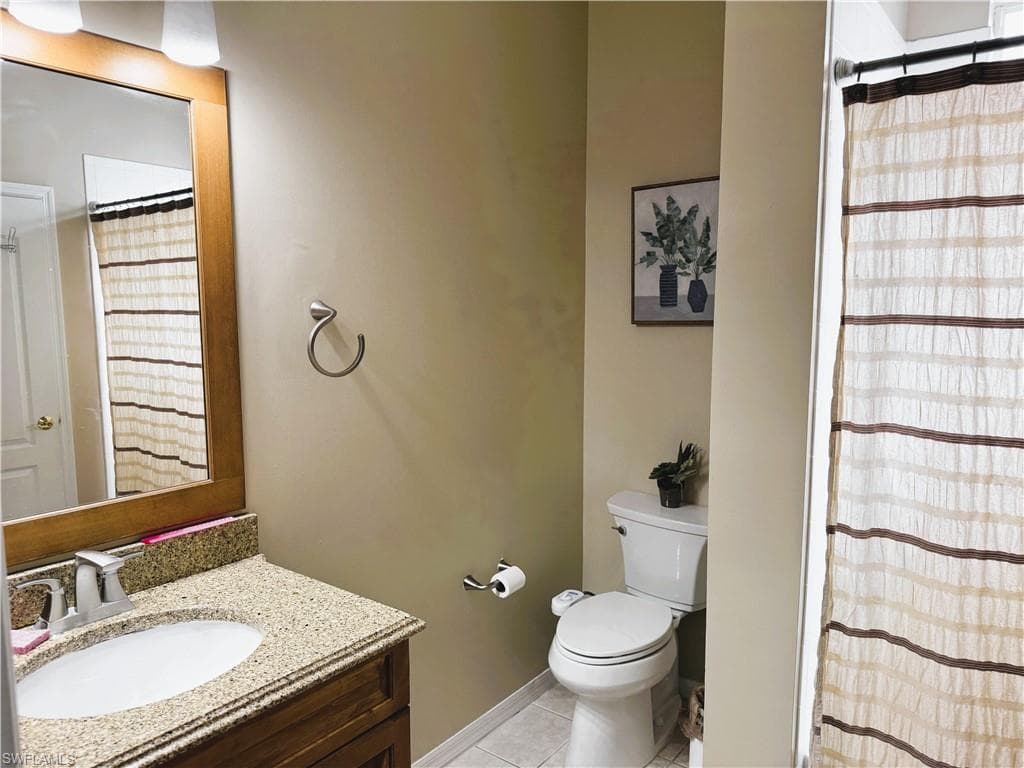 2679 Blue Cypress Lake CT, CAPE CORAL FL 33909-15