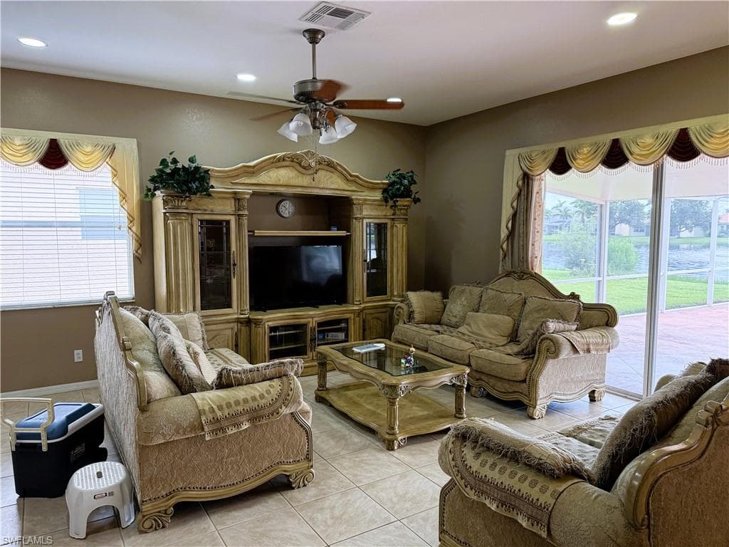 2679 Blue Cypress Lake CT, CAPE CORAL FL 33909-2