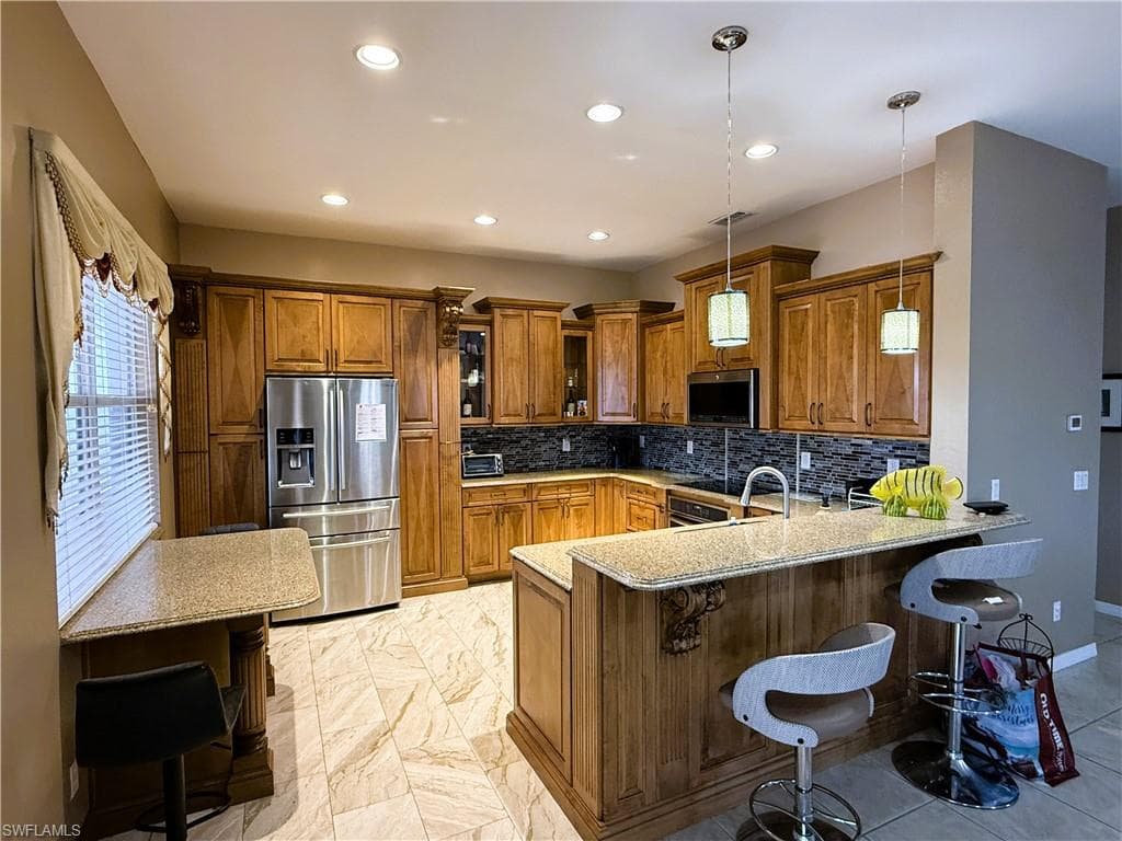 2679 Blue Cypress Lake CT, CAPE CORAL FL 33909-4