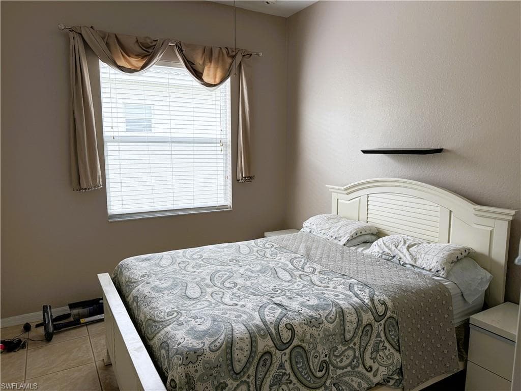 2679 Blue Cypress Lake CT, CAPE CORAL FL 33909-14