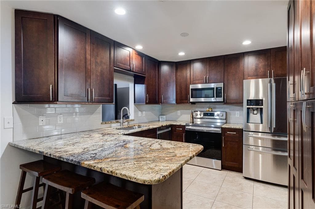 1292 Biltmore DR, FORT MYERS FL 33901-8