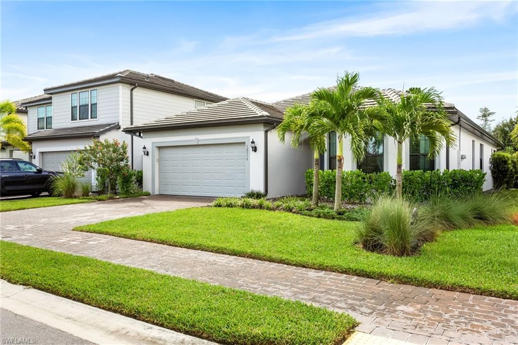 10518 Ventana CT, NAPLES FL 34120-1