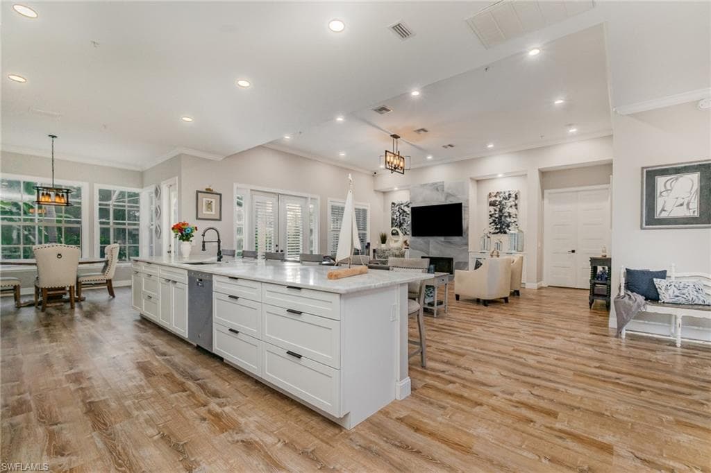 18161 Riverchase CT, ALVA FL 33920-12