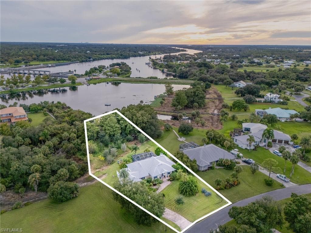 18161 Riverchase CT, ALVA FL 33920-46