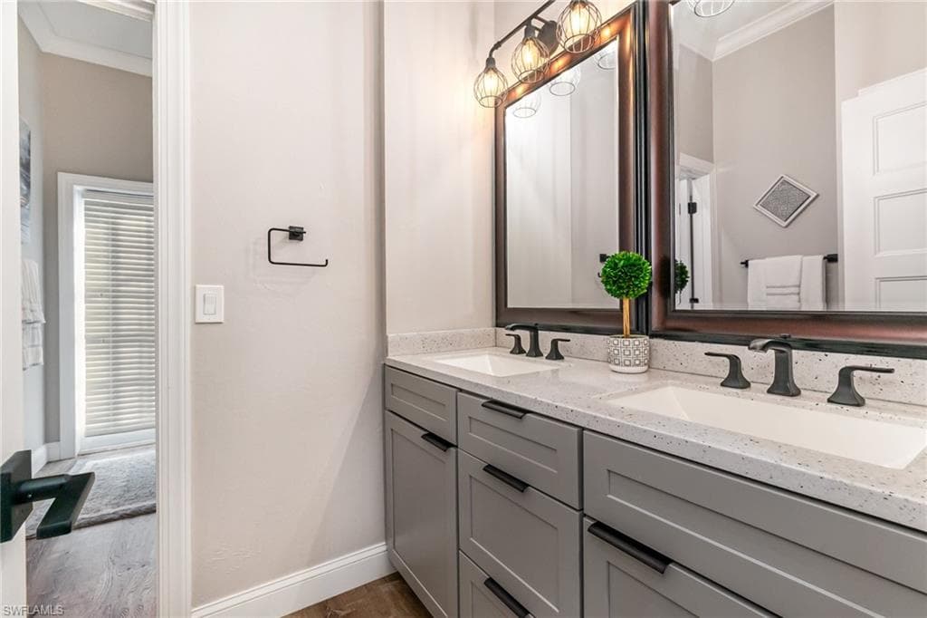 18161 Riverchase CT, ALVA FL 33920-29