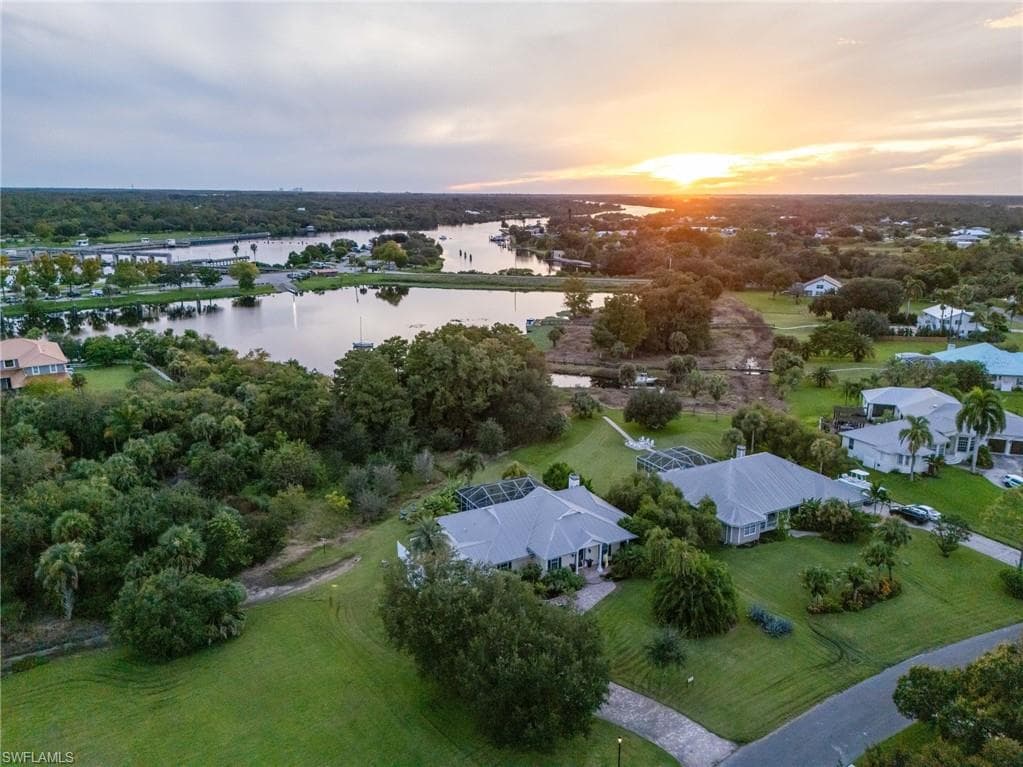 18161 Riverchase CT, ALVA FL 33920-48