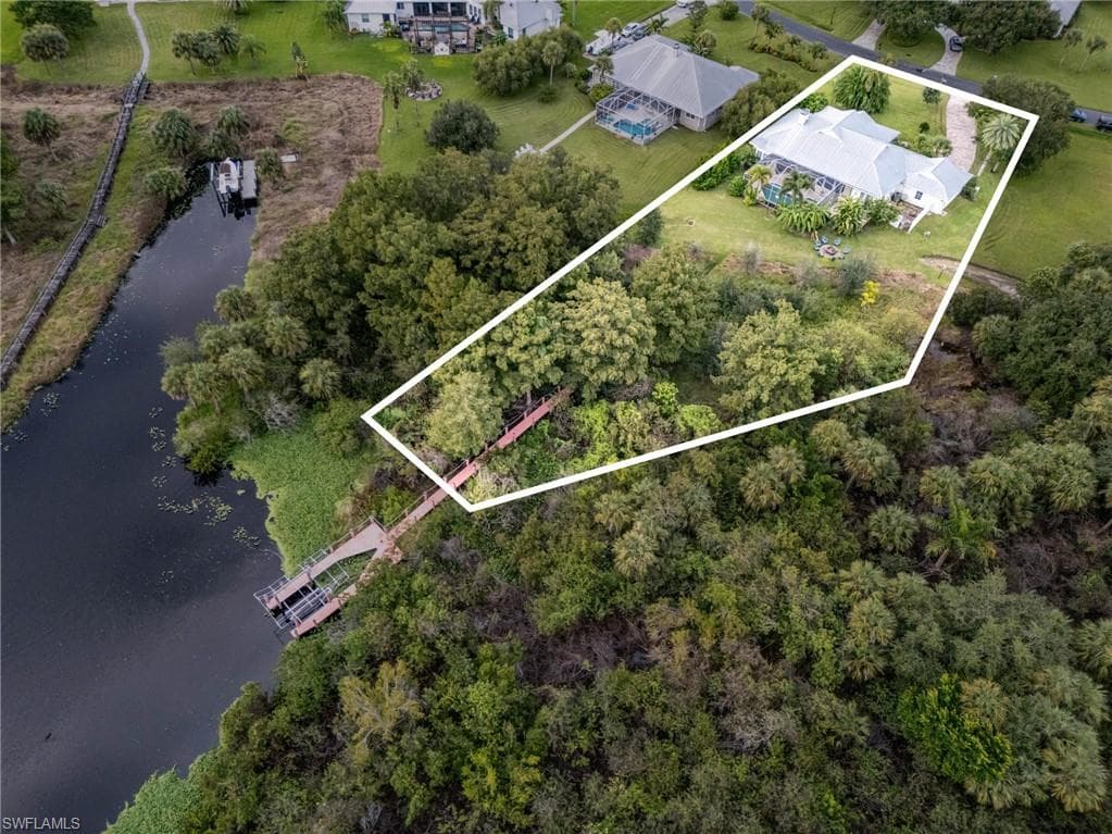 18161 Riverchase CT, ALVA FL 33920-47