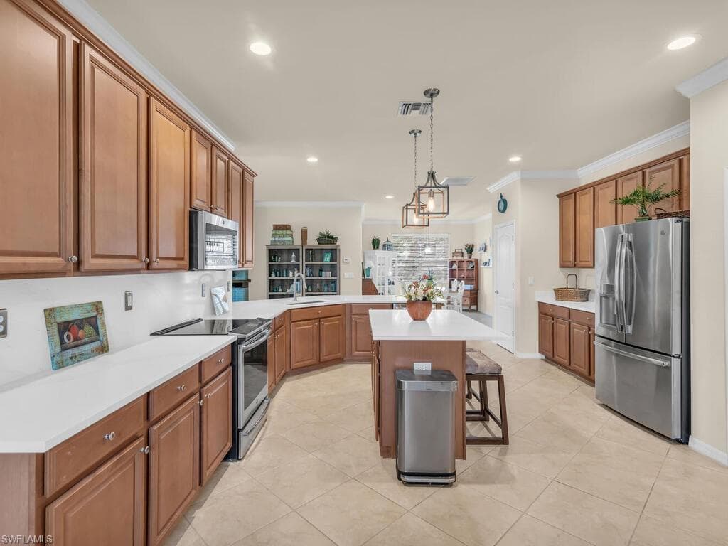 3817 Ruby WAY, NAPLES FL 34114-7
