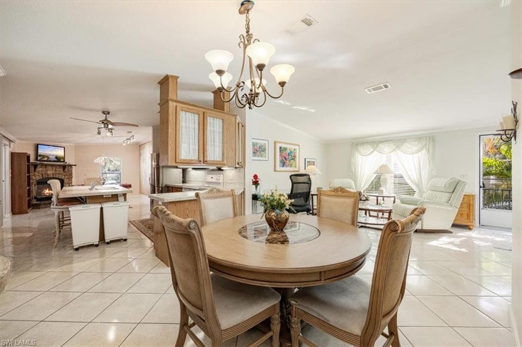 32 Sonderhen DR, NAPLES FL 34114-5