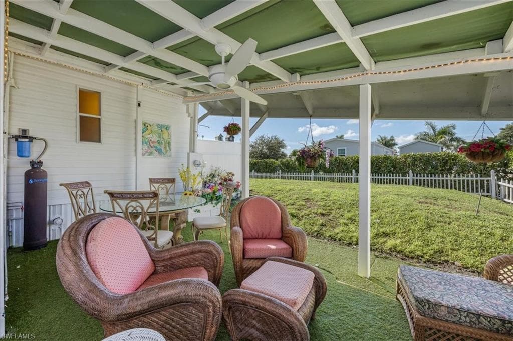 32 Sonderhen DR, NAPLES FL 34114-14